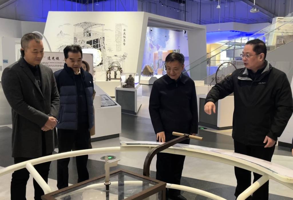 海南省科协一行来湖北省科技馆调研_1024_699_70.jpg